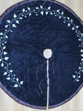 Martha Stewart Christmas Tree Skirt Purple Velour Twilight Silver Beads 48" 2007